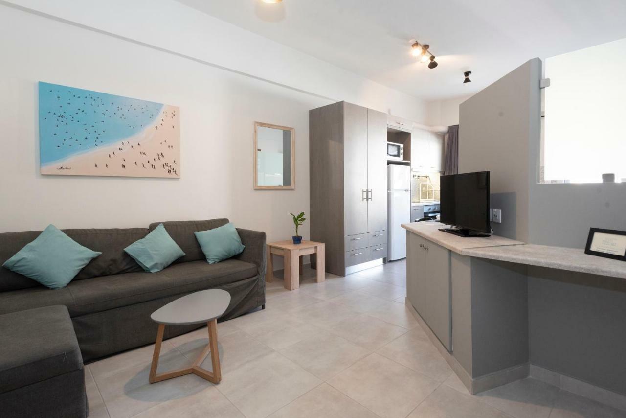 D. Apartments カラマタ エクステリア 写真